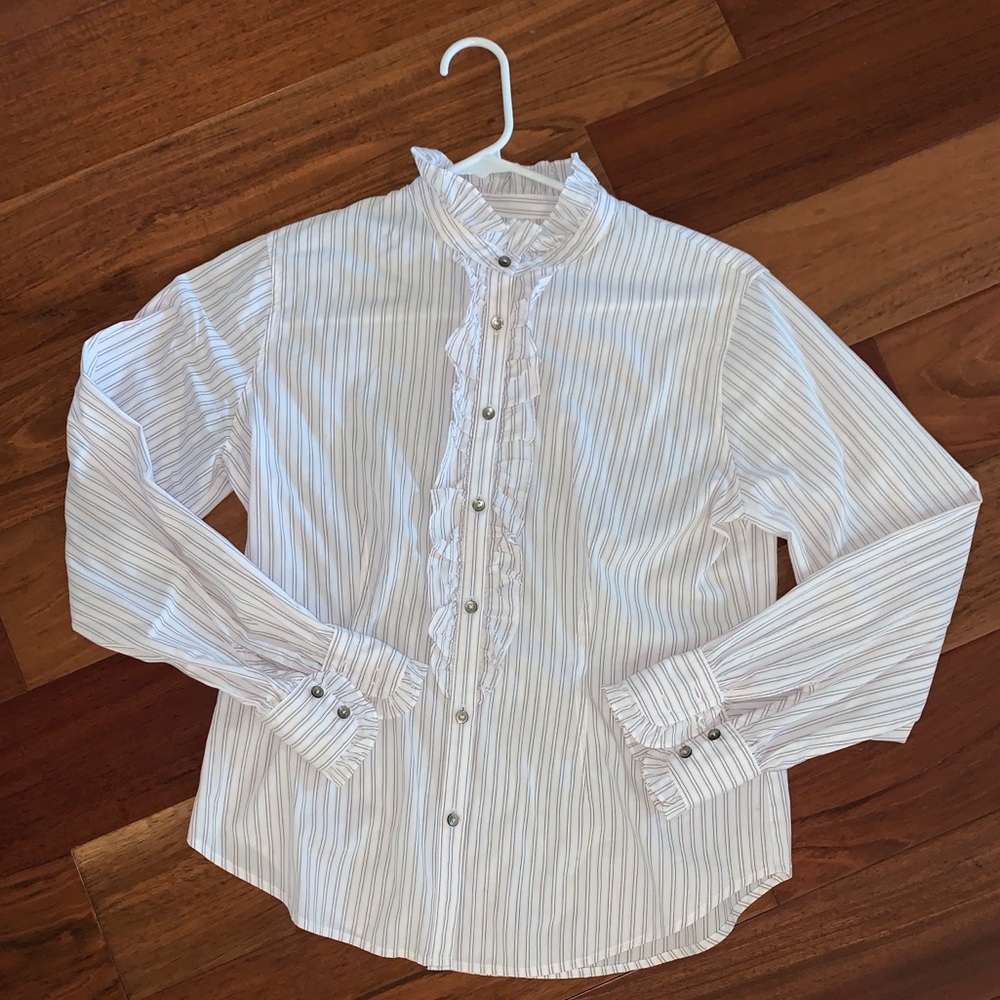 Beautiful High Quality Long Sleeved Blouse!